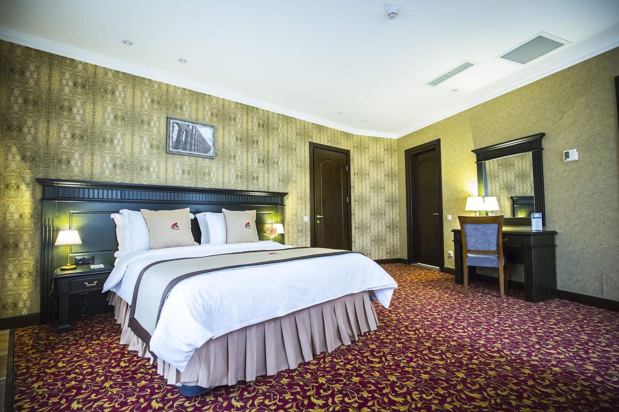 Colosseum Marina Hotel Batumi Exterior foto