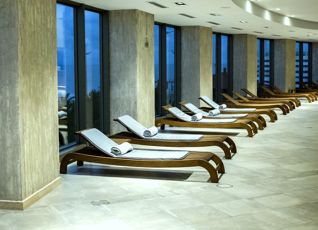 Colosseum Marina Hotel Batumi Exterior foto