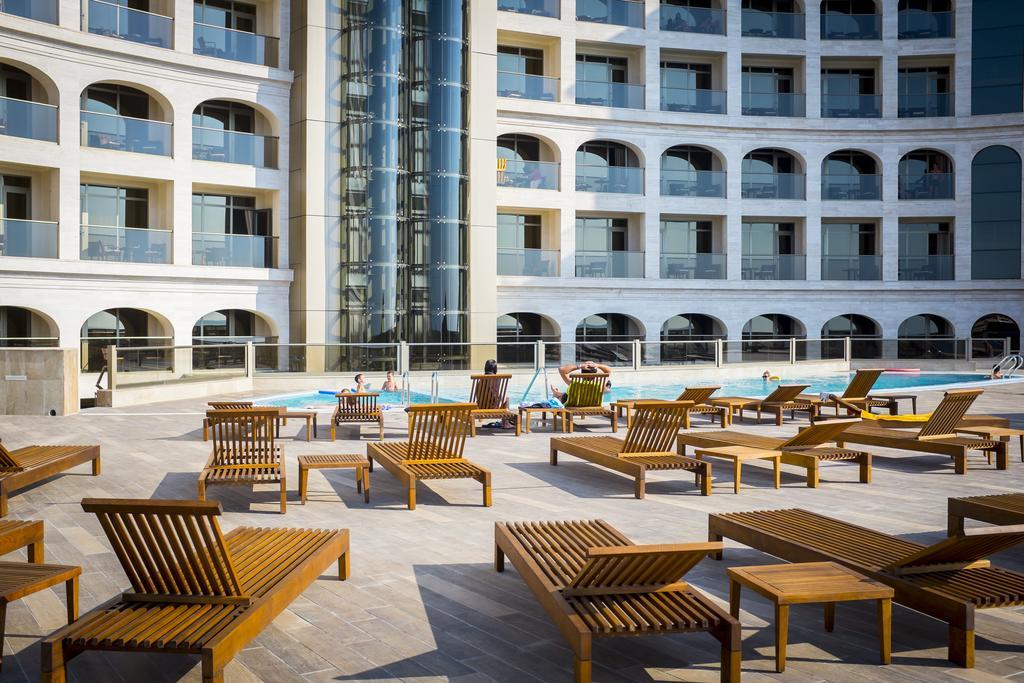 Colosseum Marina Hotel Batumi Exterior foto