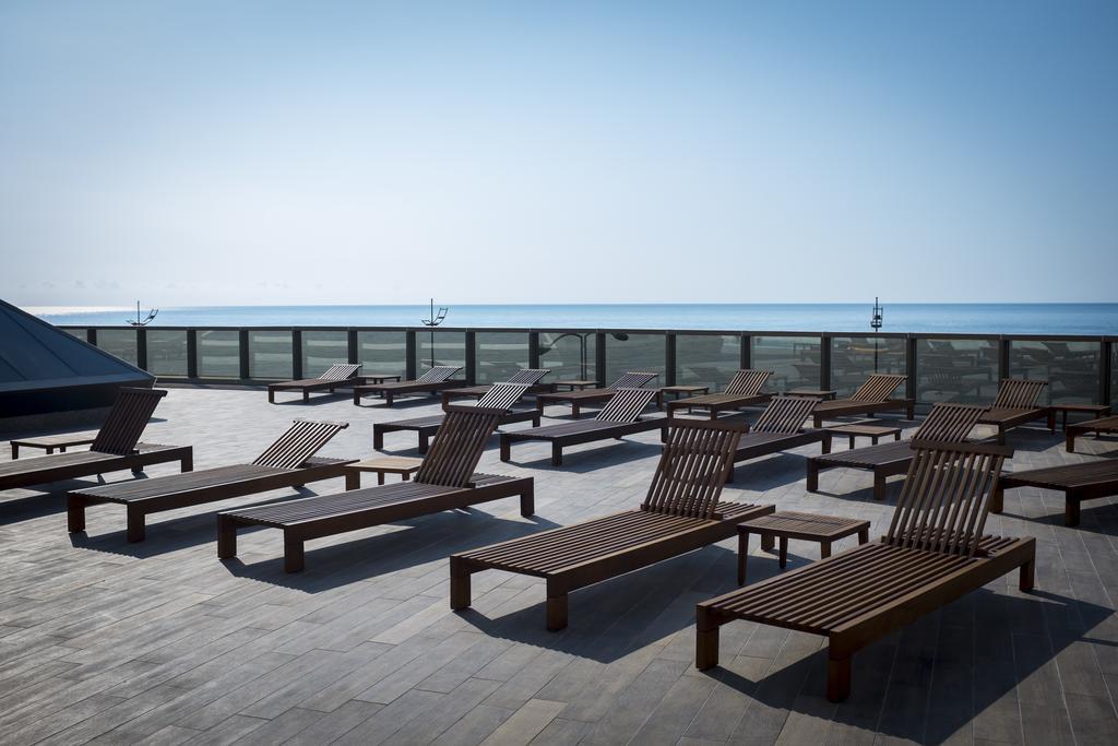 Colosseum Marina Hotel Batumi Exterior foto