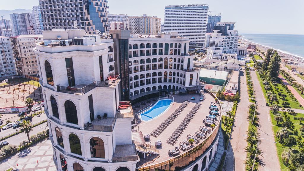 Colosseum Marina Hotel Batumi Exterior foto